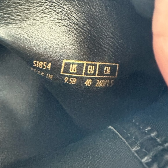 NEW Stuart Weitzman 5050 Over the Knee Black Leather Boots 9.5 Chunky Lug Sole - Picture 3 of 7